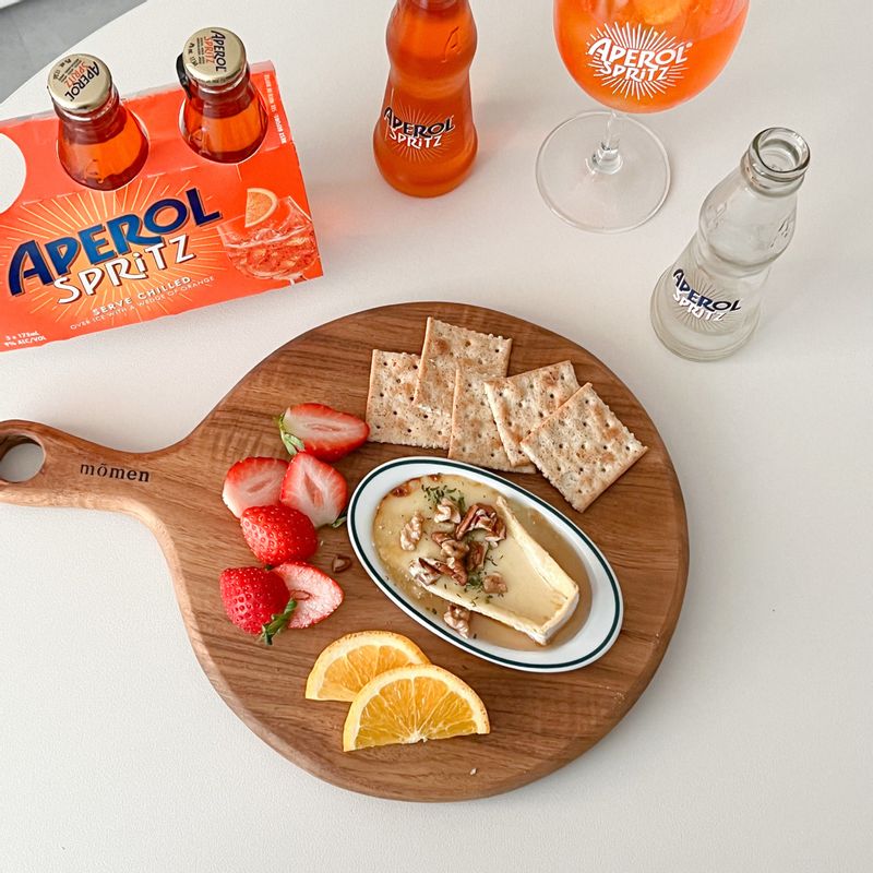 구운 브리치즈와 아페롤 스프리츠 🥂+🍊+🧡=🍹 유럽여행 중 잔디밭에서 먹었던 첫 아페롤 스프리츠(아련)🥺 집에서 유럽여행 기분내봅니당🇮🇹  #브리치즈 #브리치즈구이 #홈스토랑