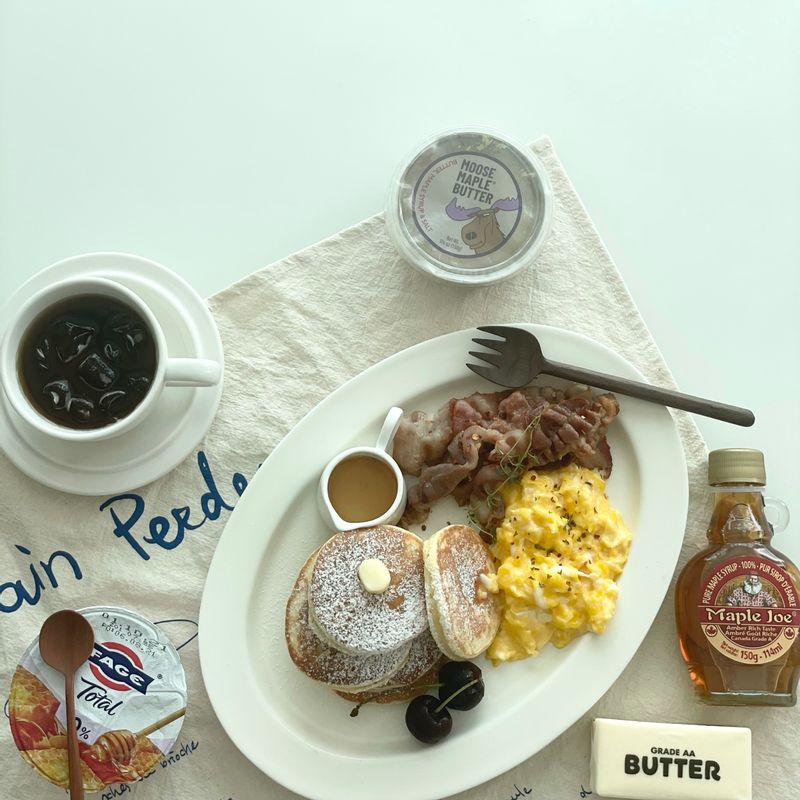 한가득 담아먹으면 더 맛있죠🤤 호텔조식 서타일로 차려본 원플레이트😍 #스크램블 #팬케이크 #그릭요거트 #홈카페 #홈브런치 #브런치 #원플레이트