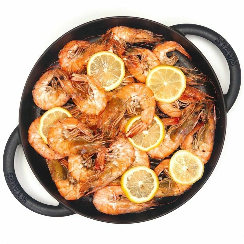 너무 좋아하는 대하새우구이해서 한 잔 머리만 떼서 버터구이해서 한 잔 #새우버터구이 #새우 #대하구이