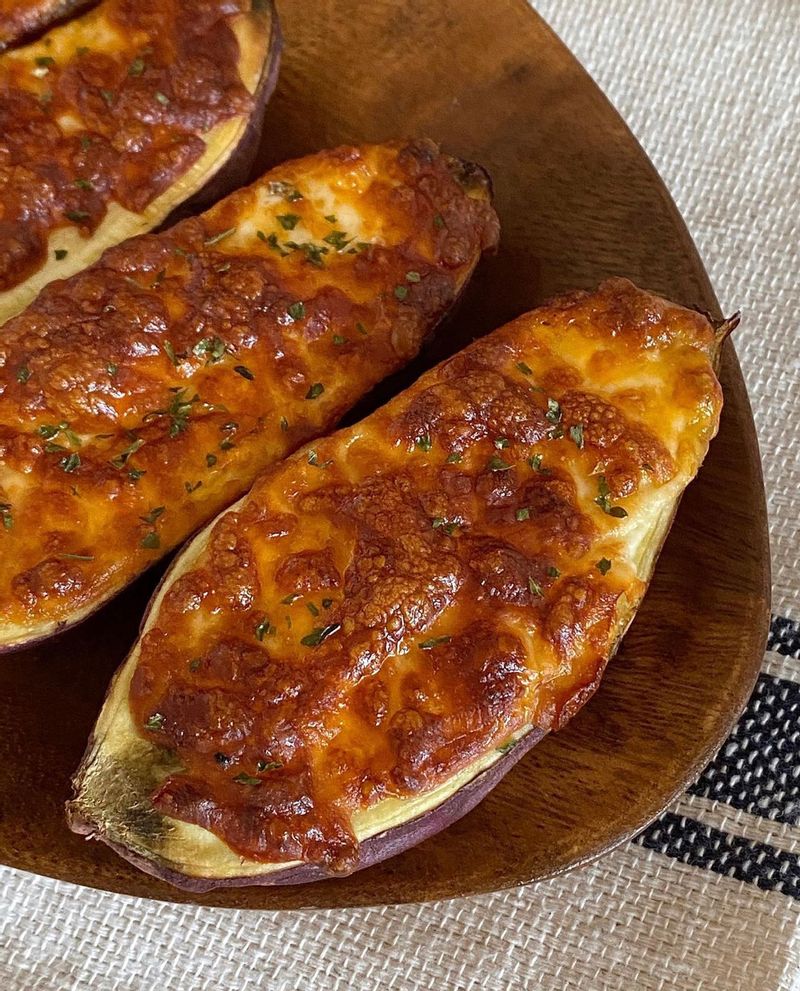 퍽퍽한 밤고구마는 언제나 사랑🤎 고구마 모짜렐라&체다치즈는 꿀조합-!!!!   #온더테이블 #고구마 #치즈구이 #밤고구마