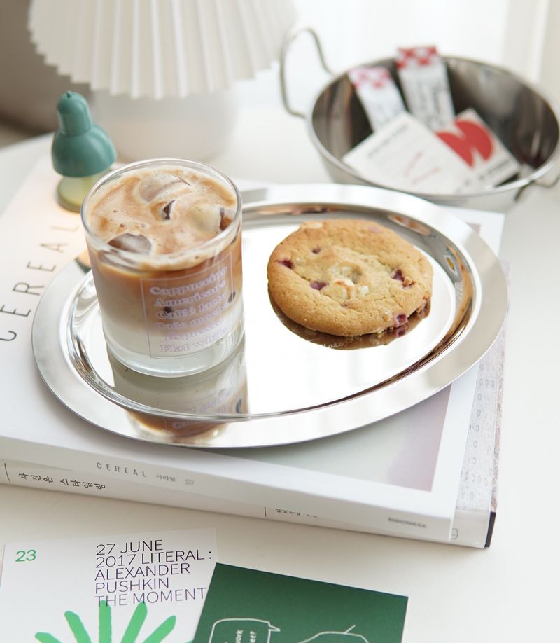 예쁜컵과 접시만 있으면 말해뭐해 홈카페 완성 !!!입니당 #홈카페 #테이블꾸미기 #예쁜접시 #커피타임 #쿠키 #간식