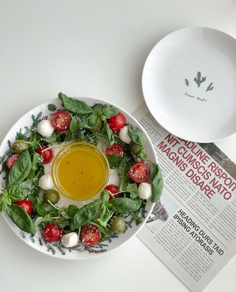 리스샐러드로 크리스마스 분위기 내기 참 ~~쉽죠 쉽지만 예쁘고 예쁘지만 맛있는 ㅎㅎ 리스 샐러드 크리스마스 식탁은 요걸로  #리스셀러드 #리스샐러드 #샐러드 #크리스마스 #크리스마스음식 #집들이 #홈카페 #샐러드요리 #파티요리