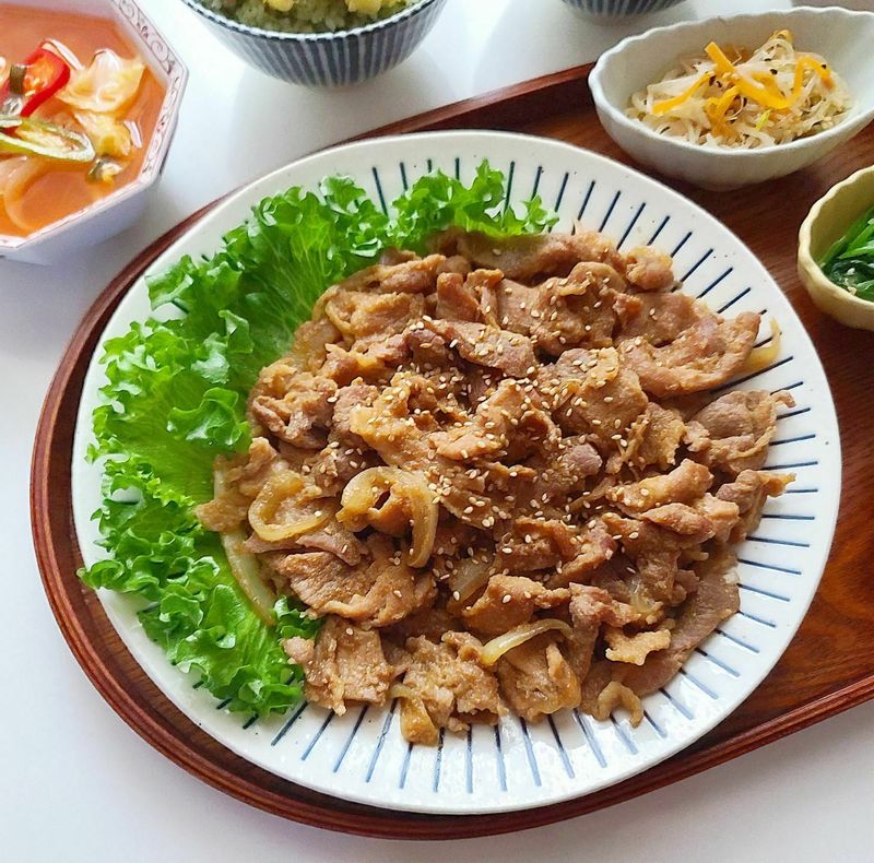 #집밥 #한식 #밑반찬 #나박김치 #우엉조림 #제육볶음