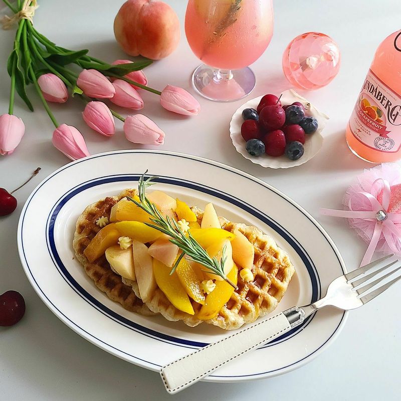 #디저트 #브런치 #홈카페 #이지잇냉동생지 #복숭아 #크로플