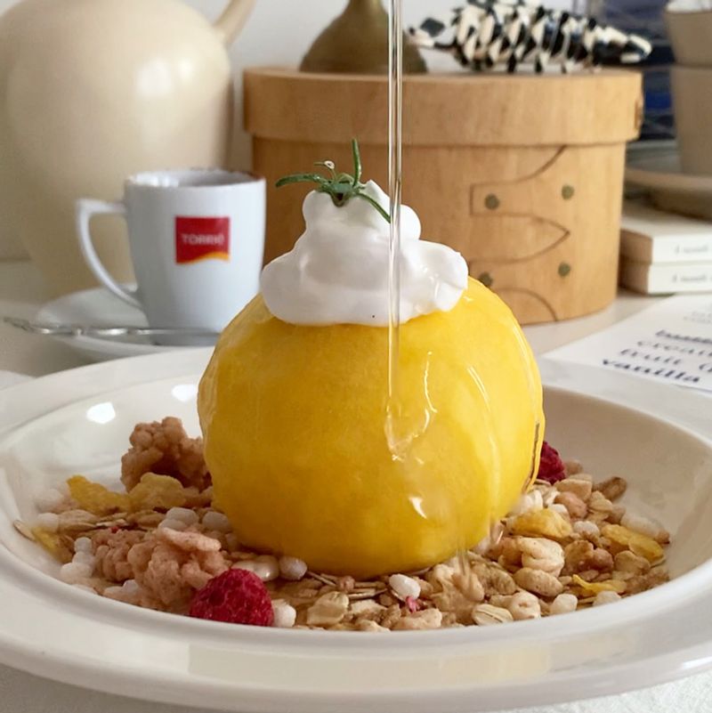 방송이 참 무섭죠😅 한창 해먹다가 좀 시들해지나싶을때 방송한번 타더니 또 핫해진 #그릭모모 🍑  #온더테이블#홈카페  #요거피치 #그릭모모 #그릭요거트 #복숭아 #홈카페