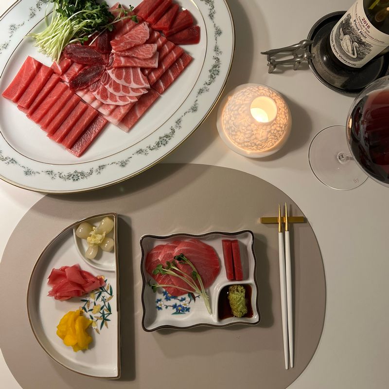 일식 먹을 때 나눔접시로 좋을 것 같아서 색깔별로 구매했어요:) 마음에 들어요! #그릇 #그릇스타그램 #나눔접시 #일식 #와인안주