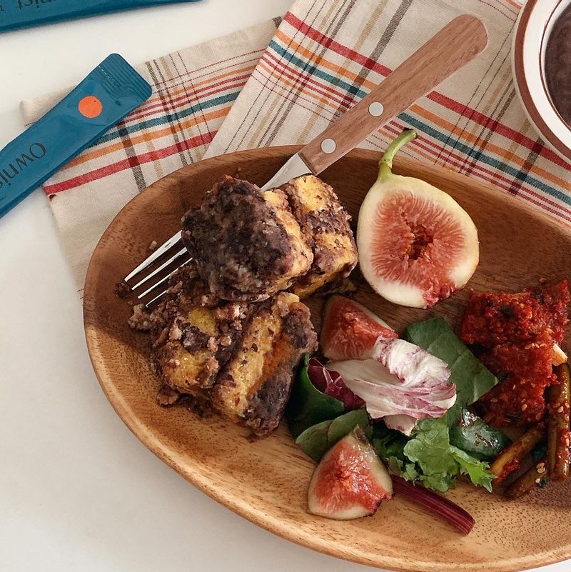 밥반찬 떡반찬으로 아주좋은 마늘쫑고추장무침 ㅎㅎ 많이 맵지않아서 딱 좋았어요 - ! #마늘쫑고추장무침 #마늘쫑 #반찬 #밥도둑 #밥반찬 #떡 #현미떡