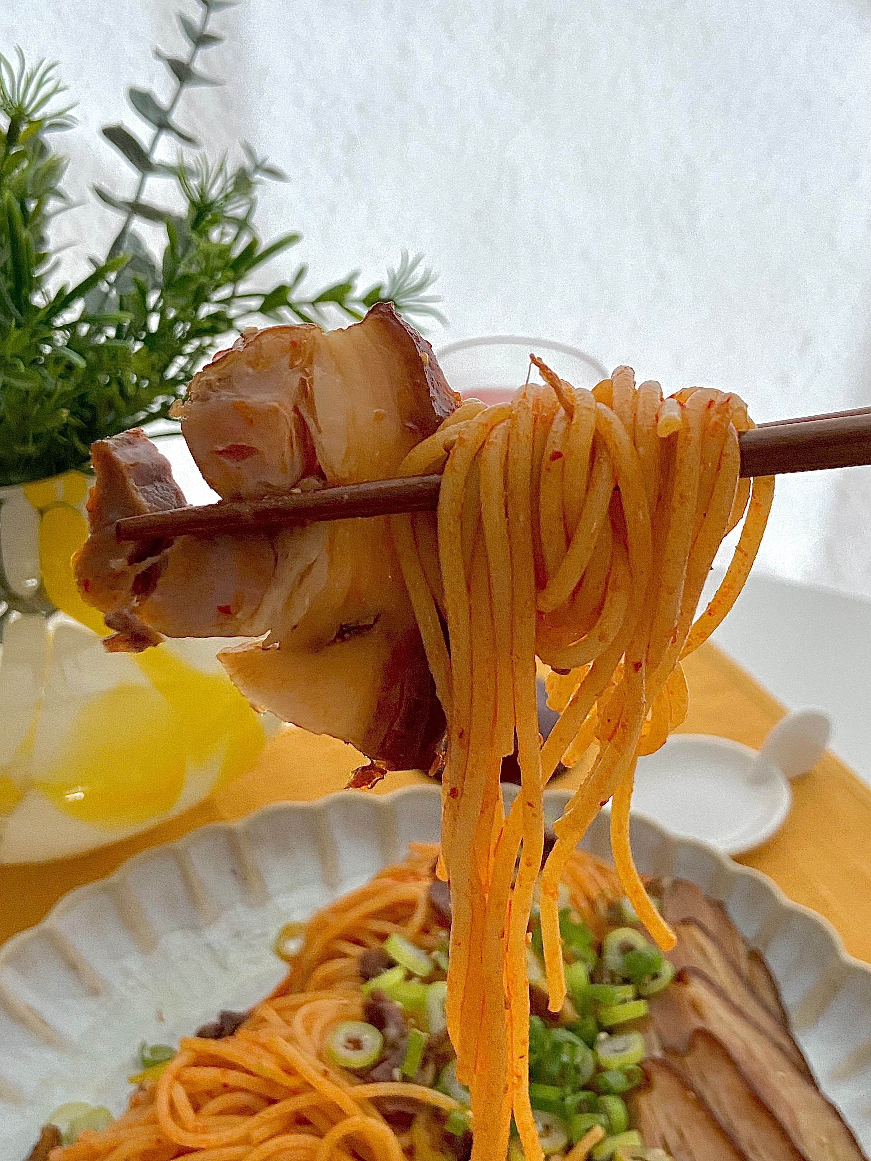 순살 족발이라 뼈 쓰레기 없이 맛있게 한끼 잘 먹었네요^^