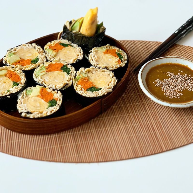 두부면으로 김밥 말기! 겨자장도 곁들이니 더 맛이 좋아요. #두부면김밥 #키토김밥 #김밥 #두부면 #집밥 #홈스토랑