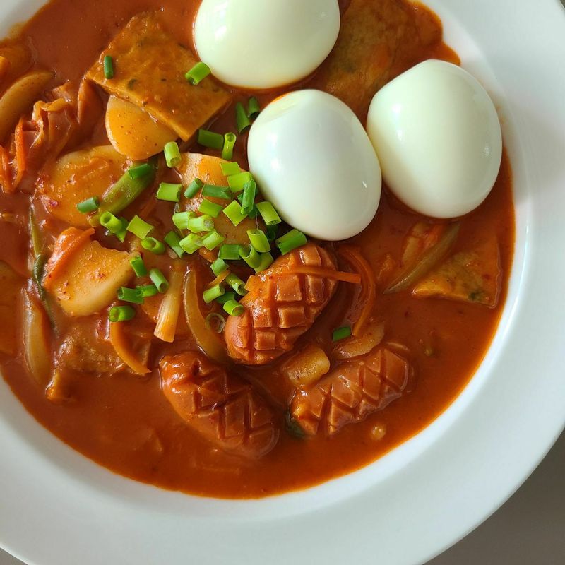 먹기에도 간편하고 조리도 빠르게 되어 시간단축용 떡볶이랍니다!