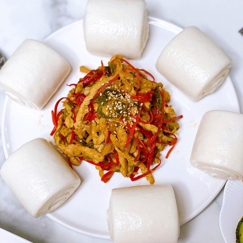 그리고 고추잡채! 가지전 대신 꽃빵으로 내놨어요ㅎㅎ