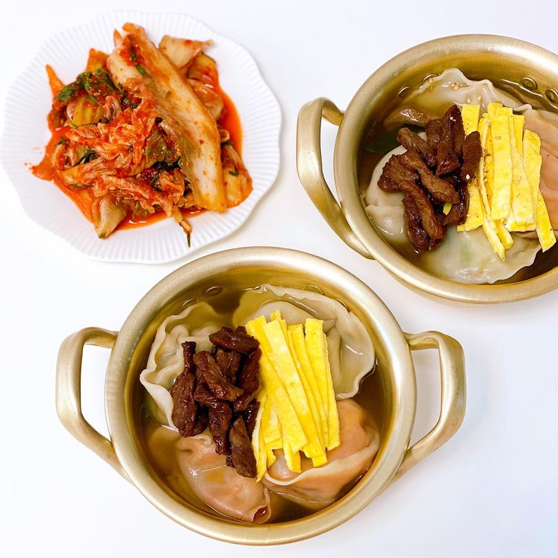 뭘 먹긴해야하는데…밥은 하기 싫을때! 만둣국이죠 ꈍ◡ꈍ