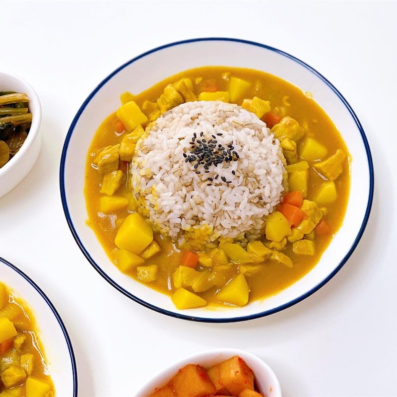 #한식 #신혼밥상 #2인밥상 #카레 #카레라이스 #카레덮밥 #깍두기 #열무김치 #홈쿡