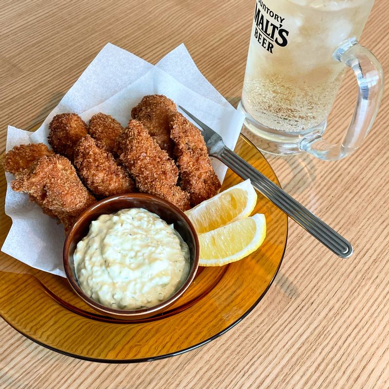 일본에서 살 적에 한국 양념치킨이 먹고 싶어서 직접 닭을 튀긴 적이 있었는데, 한국에 돌아와서는 날이 서늘해지면 굴을 튀기게 된다. 올겨울도 바지런히 해 먹을 작정이다.  #카키후라이 #굴튀김 #Duralex #Hay