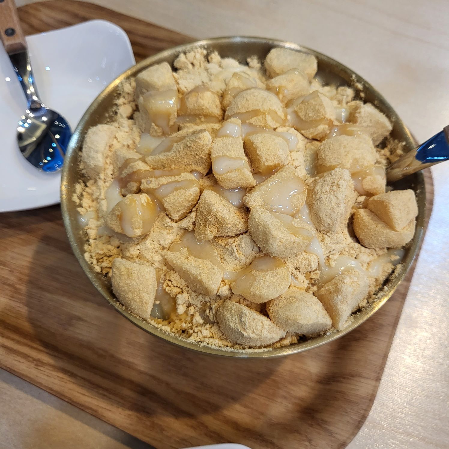콩가루 +인절미+ 연유🤍🤍🤍   #빙수 #인절미 #인절미빙수