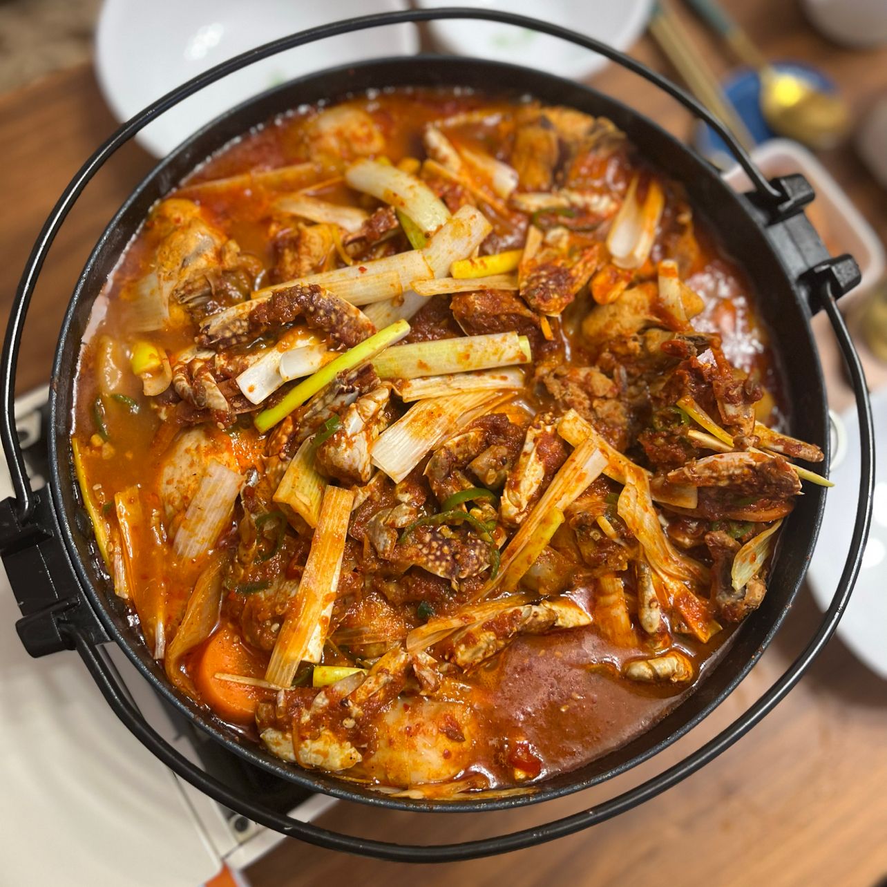닭볶음탕에 냉장고에서 죽어가던 양념게장 넣어줬어요ꔛ 국물 맛이 끝내줍니다˃̵͈̑ᴗ˂̵͈̑  #닭볶음탕 #꽃도리탕 #꽃게닭볶음탕 #꽃게탕 #집밥 #레시피 #요리 #우리의건강식탁 #챌린지 #건강식단