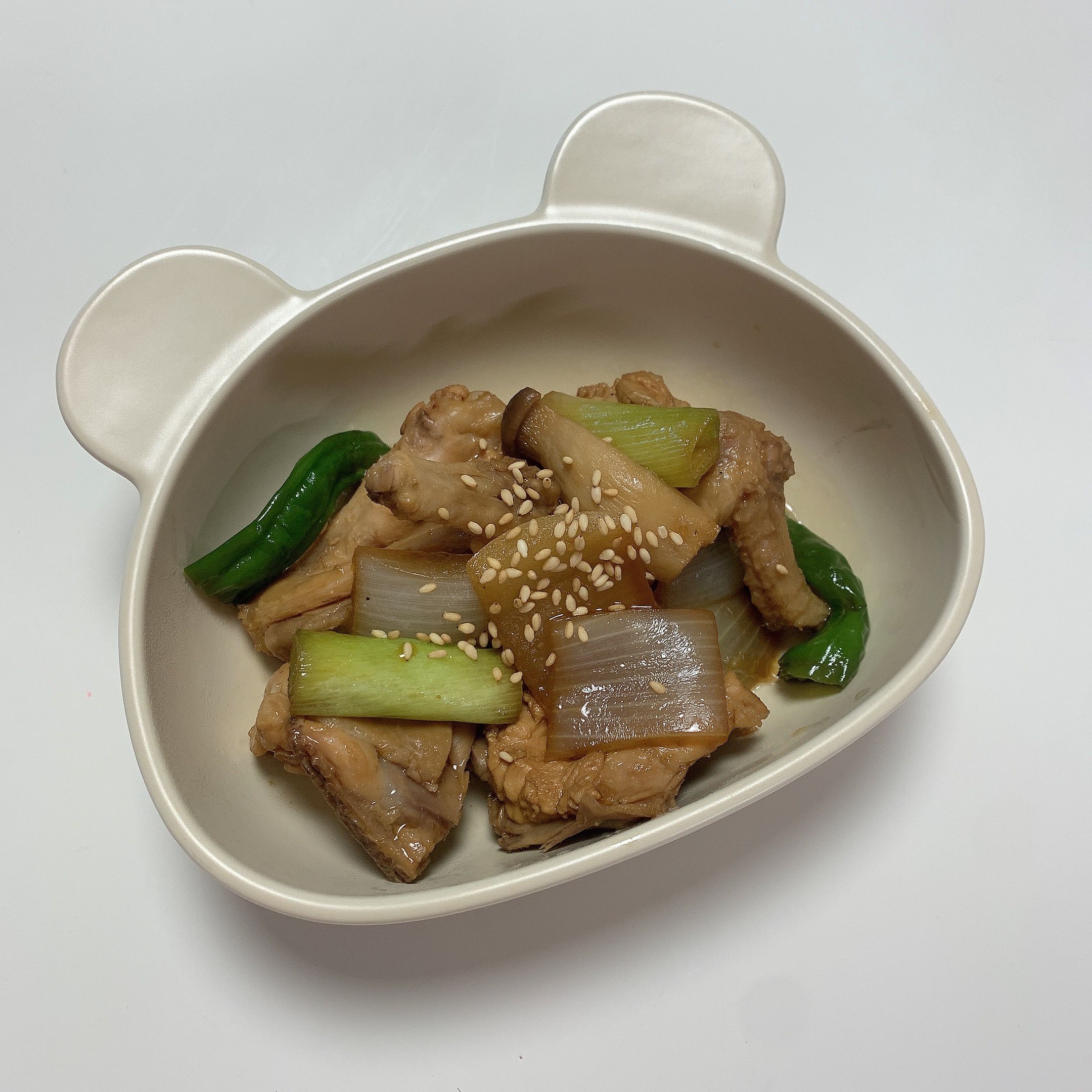 #안동찜닭  좋아하는 버섯도 넣고.. 감자도 넣고.. 당면도 넣고… 꽈리꼬추도 살짝… 맛있다💕  #홈쿡#집밥#홈까페#온더테이블#플레이팅#간단한요리#스타일