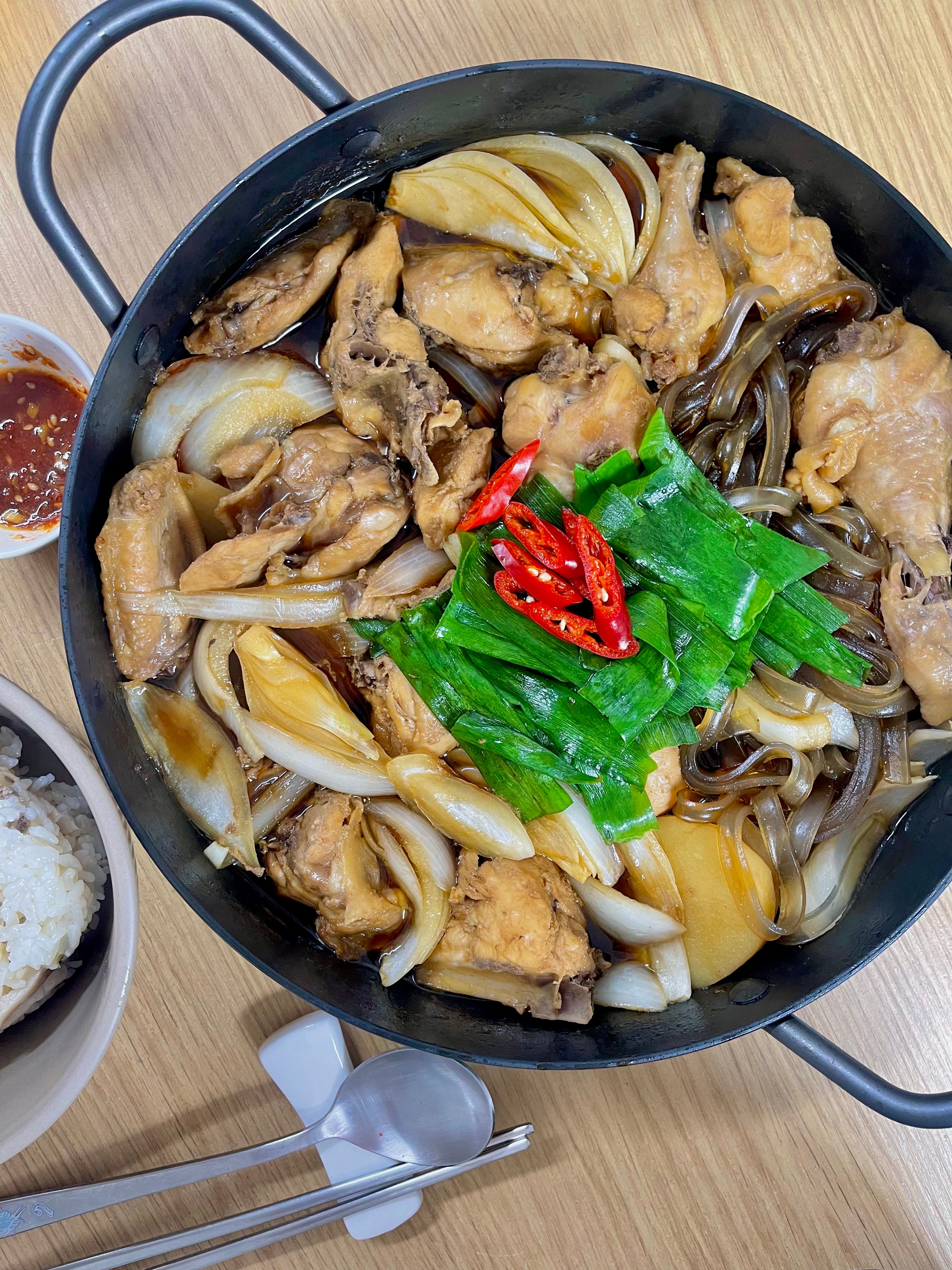 시중에 파는 찜닭 소스로 간편하게!   #집밥 #집밥메뉴 #저녁메뉴 #홈쿡 #홈스토랑 #플레이팅 #온더테이블 #닭요리 #찜닭