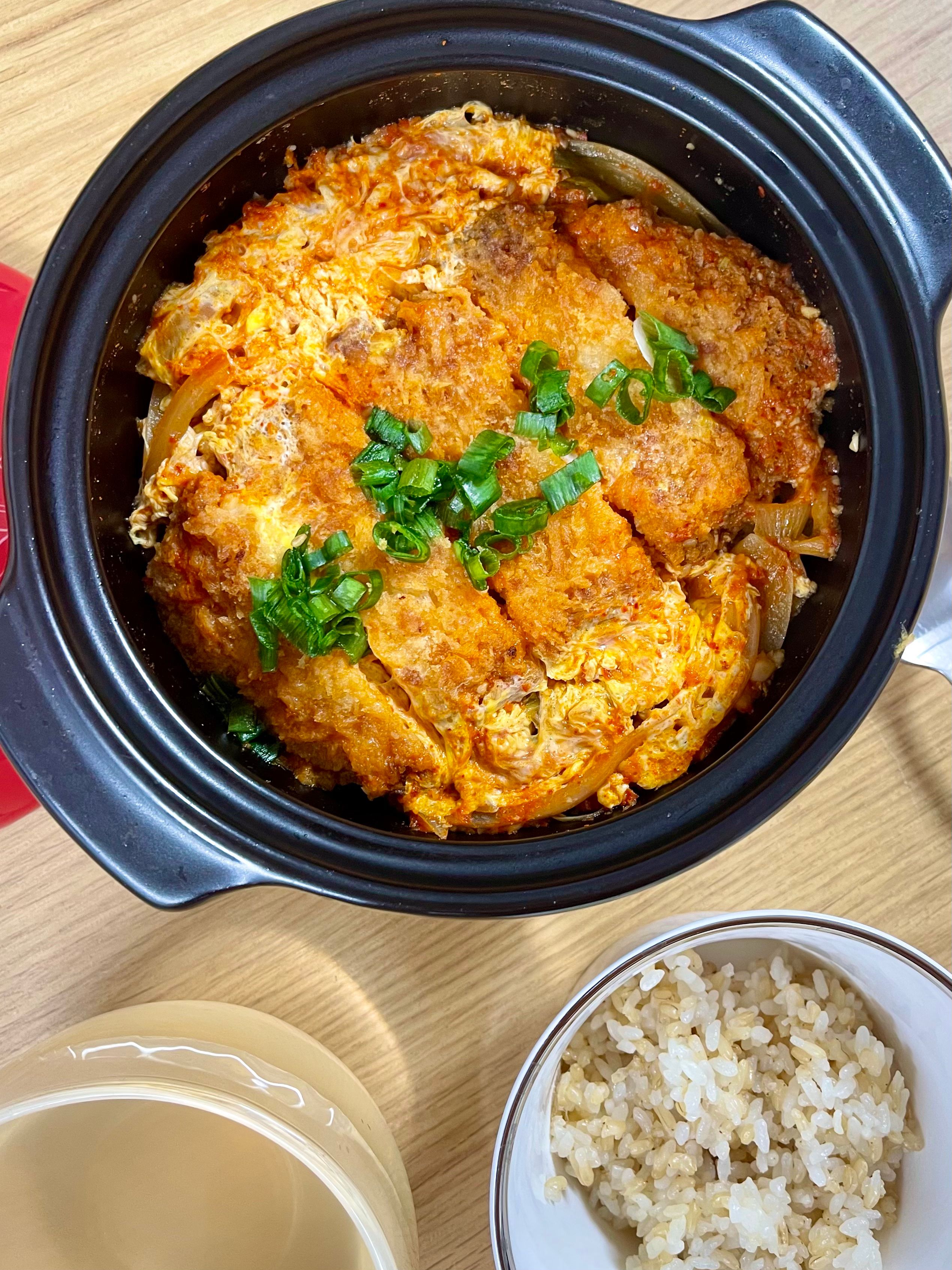 혼밥도 정성스럽게! 남은 돈까스로 김치나베 만들어 먹었어요😋